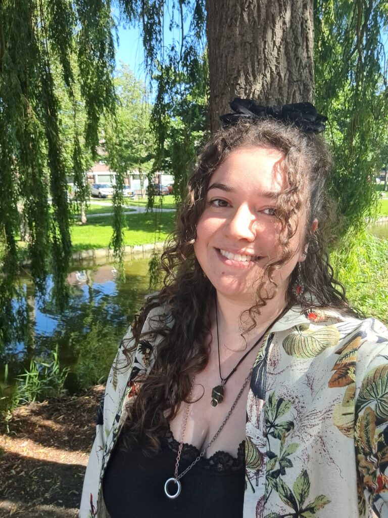 Foto van mijzelf, voor bij de het stukje wie ben ik? op de pagina over mij, zodat mensen een beeld kunnen krijgen van wie ik ben.